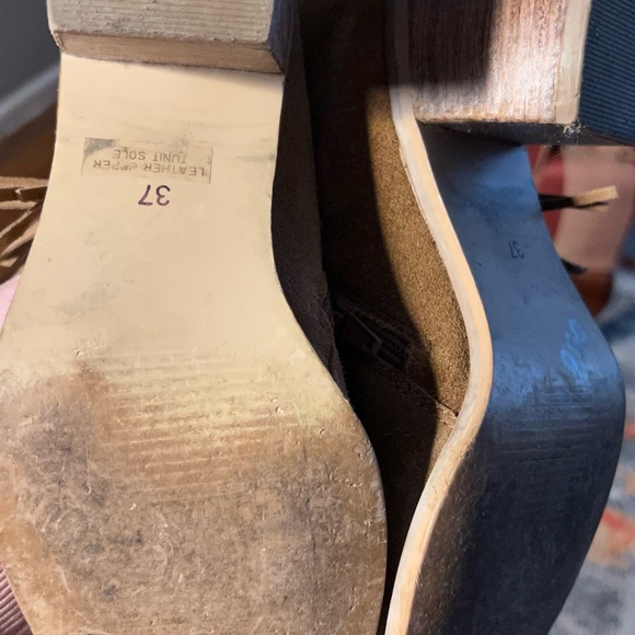 Miss Sofie ankle boots with fun fringe - Picture 2 of 4